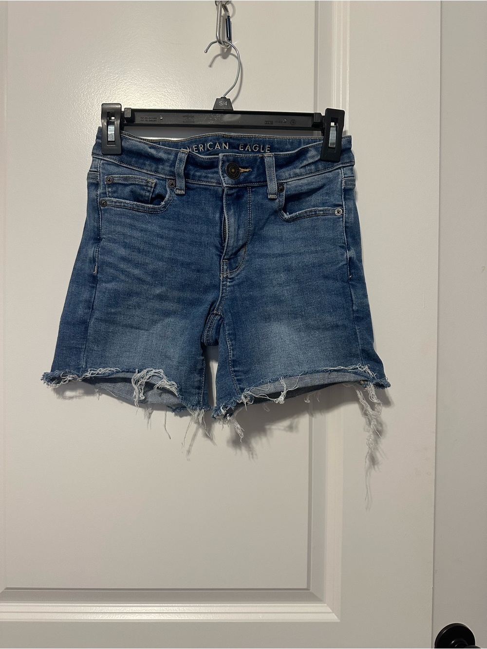 American Eagle Outfitters Blue Denim Frayed Hem Women's Shorts size 0